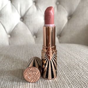 Charlotte Tilbury Hot Lips 2 lipstick